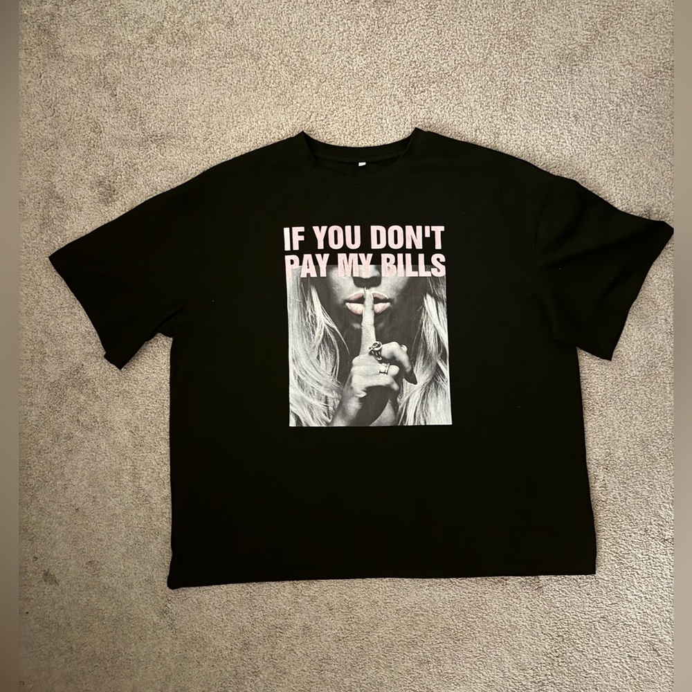 Graphic t shirt.